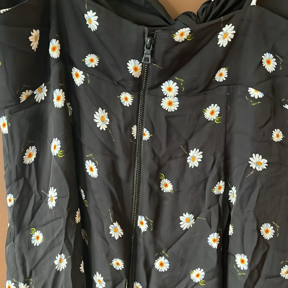 NWT Alice + Olivia Black Floral Spaghetti Strap Twist-Bust Mini Dress - Picture 4 of 7